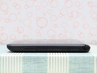 M&aacute;y t&iacute;nh x&aacute;ch tay HP 15 R042TU với ổ đĩa cứng 500 GB